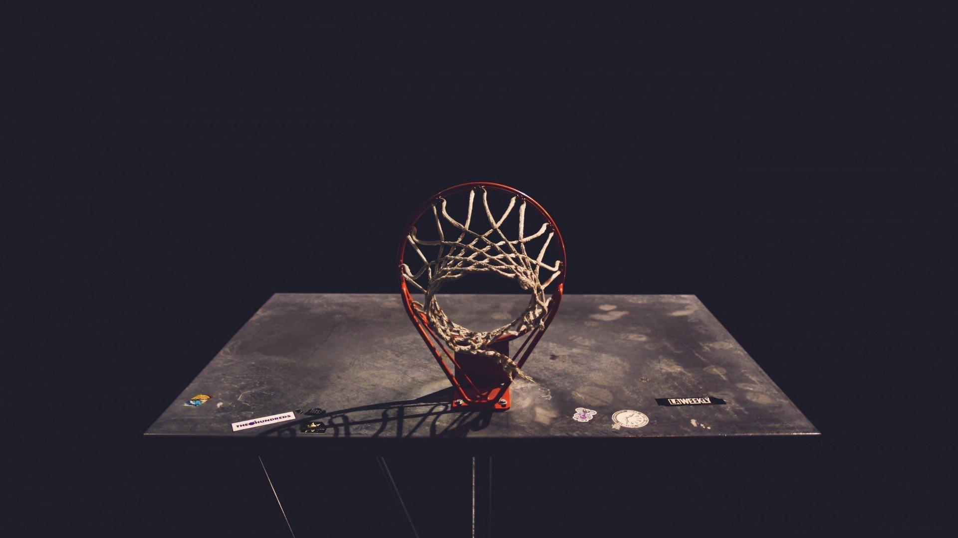 游泳名将李昊打破尘封十年世界纪录，亚洲选手首登巅峰