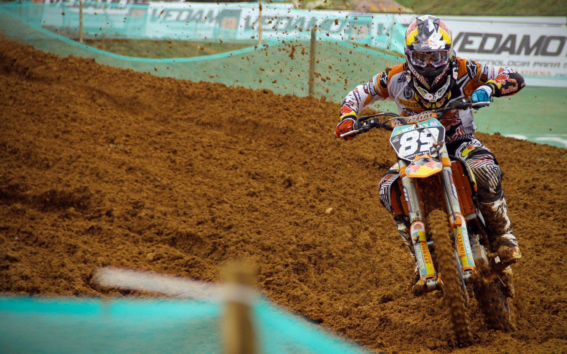 王者归来!卫冕冠军再创辉煌,强势登顶